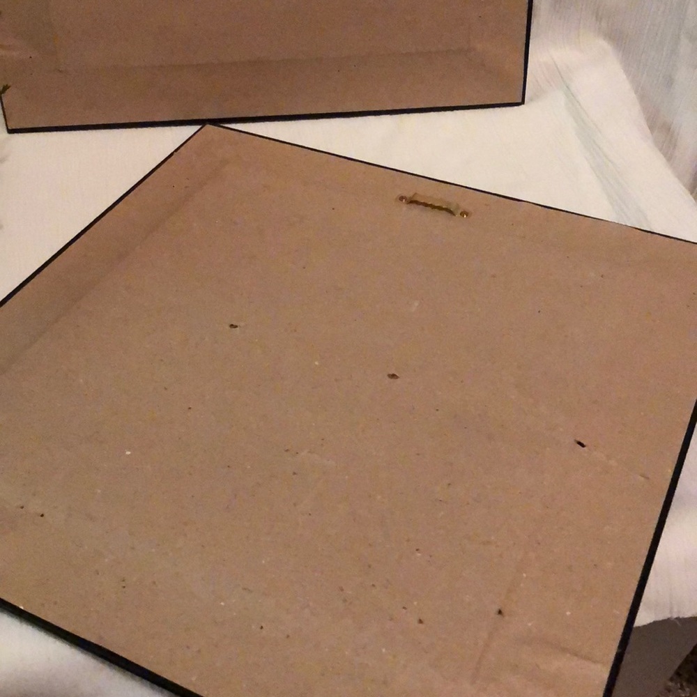 Two plastic framed wall art - Picture 5 of 5